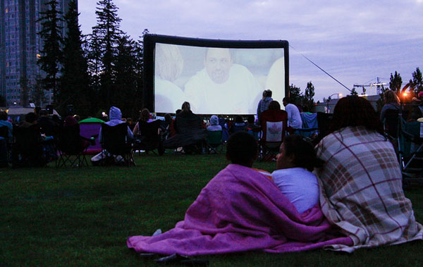 Movies in the Park - Image Credit: https://www.flickr.com/photos/waferboard/6041360282/